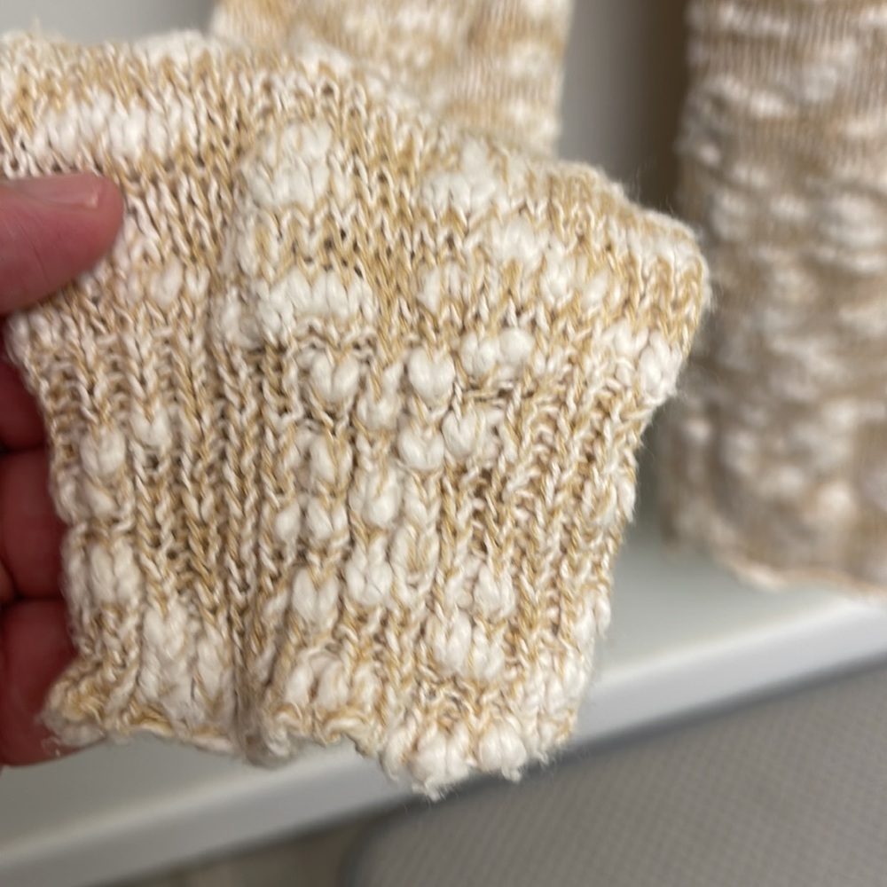 Roxy Light Weight Knit Medium - image 7